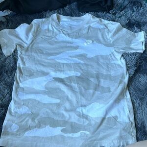nike men’s tshirt